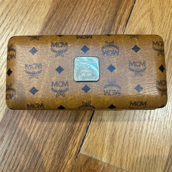 MCM Black Cat Eye Sunglasses - Picture 3 of 8